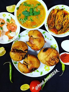 दाल बाटी (Dal Bati recipe in Hindi) रेसिपी मुख्य फोटो