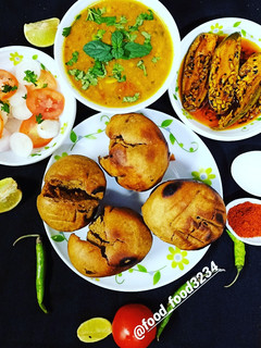 दाल बाटी (Dal Bati recipe in Hindi) रेसिपी मुख्य फोटो