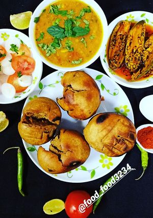 दाल बाटी (Dal Bati recipe in Hindi) रेसिपी मुख्य फोटो