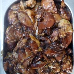 A picture of Marinated-chicken in red-wine.