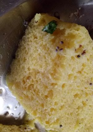 A picture of Khaman dhokla without Eno.