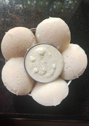 रवा पोहे इन्स्टंट इडली रेसिपी चे मुख्य फोटो