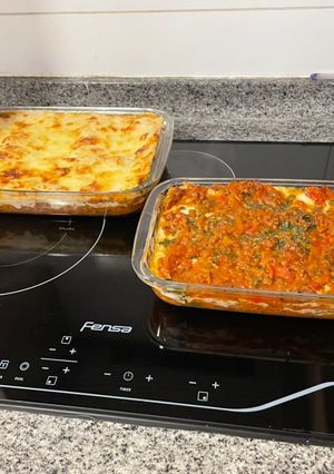 Una foto de Lasañas con queso mozzarella & queso de cabra...... 🐐🐐🐐 depende de los comensales
