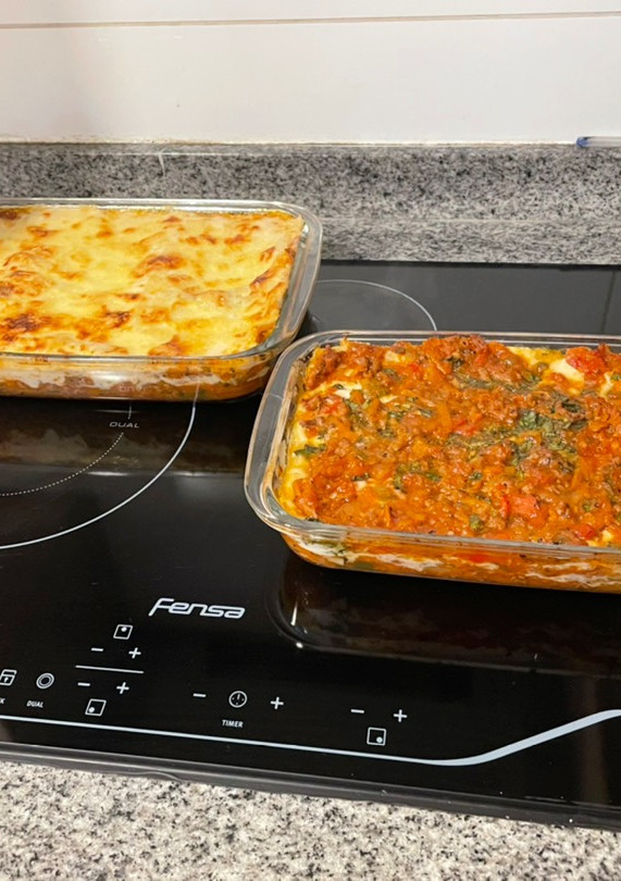 Una foto de Lasañas con queso mozzarella & queso de cabra...... 🐐🐐🐐 depende de los comensales