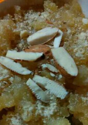 A picture of Aalu ka halwa.