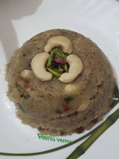 सूजी का हलवा (Sooji ka halwa recipe in hindi) रेसिपी मुख्य फोटो