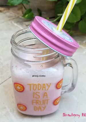 A picture of Strawberry Milk Shake.