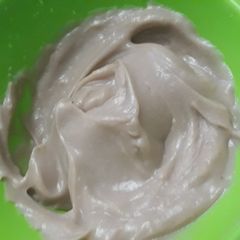 A picture of Yam and apple puree.