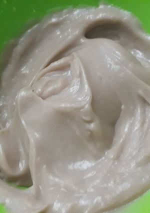 A picture of Yam and apple puree.