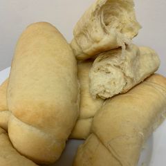 A picture of Hotdog Rolls.