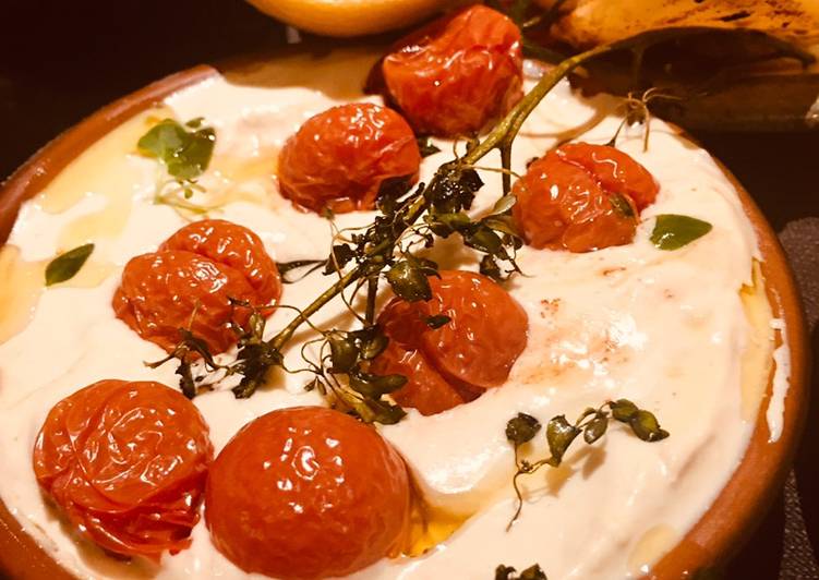 Step-by-Step Guide to Prepare Perfect Roasted cherry tomato hummus 🌱