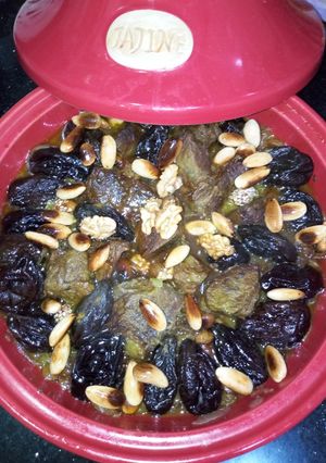 صورة لوصفة طاجين بالبصل المعسل واللحم