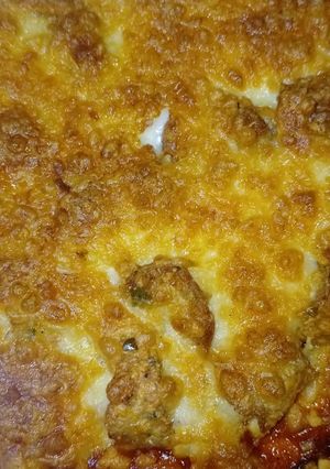 A picture of Peri peri chicken Pizza.