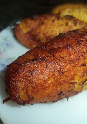 A picture of Unnakaya(sweet made with banana).