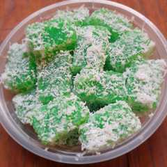 A picture of Ongol Ongol Singkong.