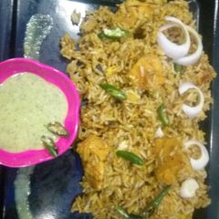 A picture of Chicken biryani.