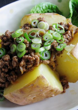A picture of Jacket Potato With Bulgogi Beef.
