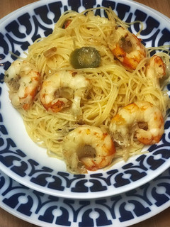 Una foto de Capellini con langostinos a la mexicana