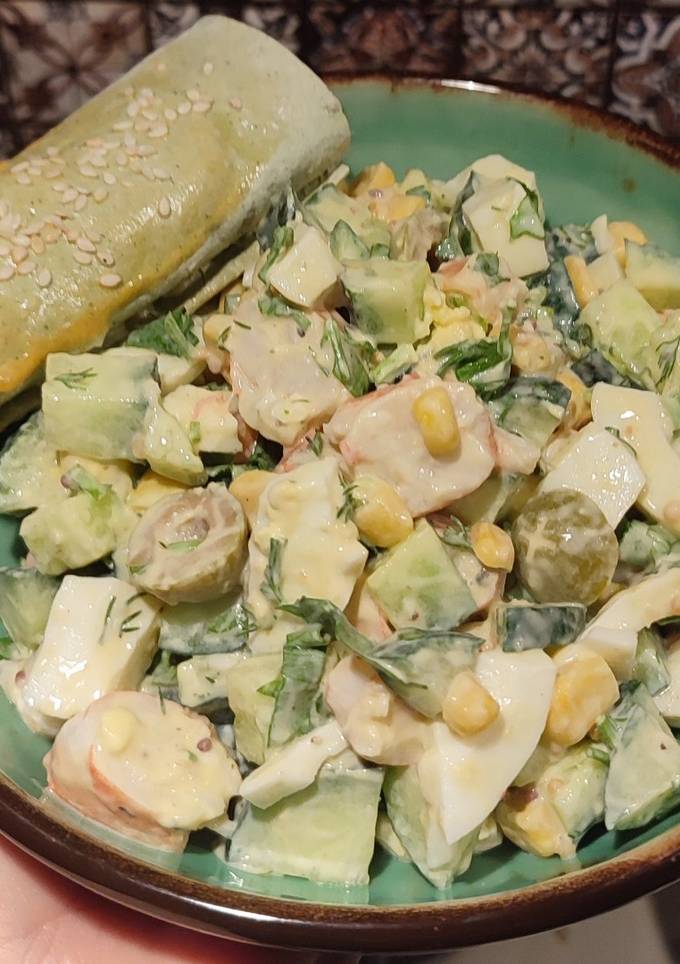 Салат з креветками, яйцями та солодким чілі 😋