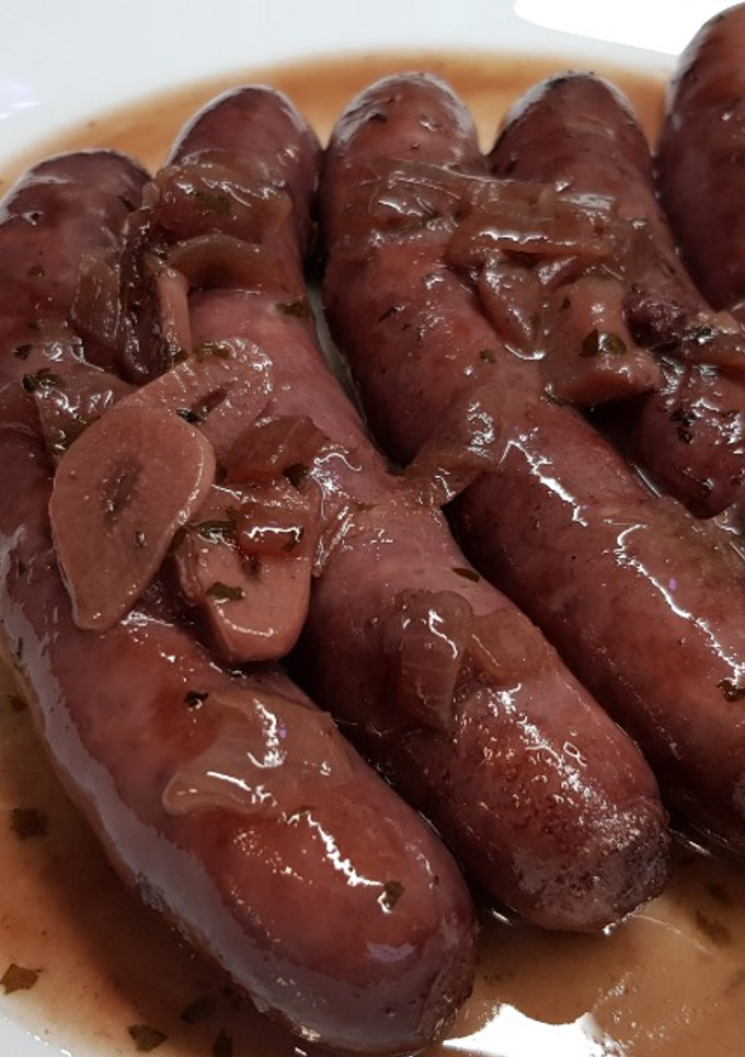 Una foto de Salchichas al vino tinto