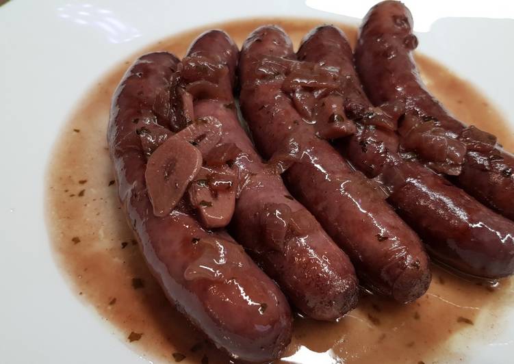 Salchichas al vino tinto