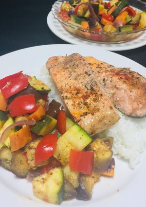 Una foto de Ratatouille y salmón a las Finas Hierbas!