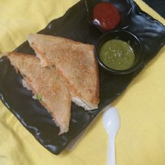 A picture of Crispy potato tawa toasties.