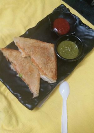 A picture of Crispy potato tawa toasties.