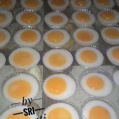 A picture of Puding telor ceplok.
