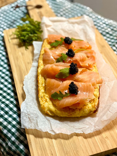 Foto principal de Pastel de puerros con salmón. Muy fácil y sano