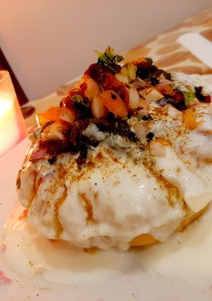 A picture of Raj kachori chaat.
