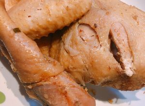 Hình của món Gà luộc không cần nước (Gà luộc hành Tây).