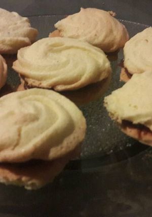 Una foto de Alfajor de plantilla con dulce de leche