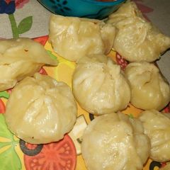A picture of Momos.
