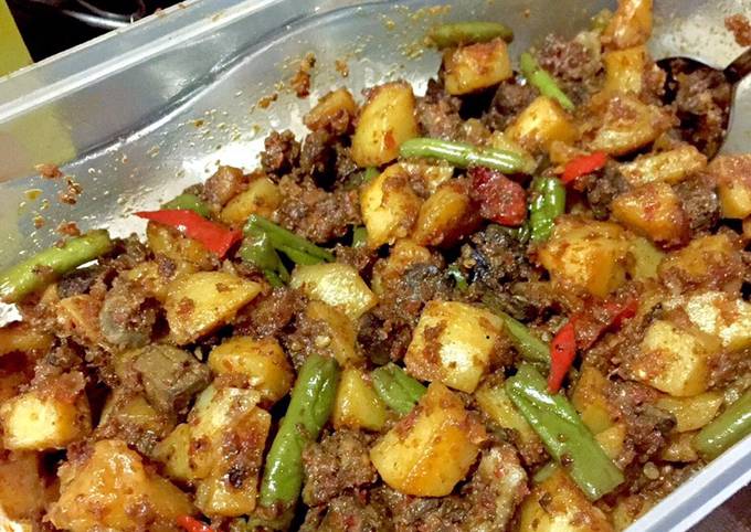 Cara gampang membuat Sambal Goreng Kentang Prasmanan/Kondangan 🥔 sajian Idul Adha dijamin istimewa
