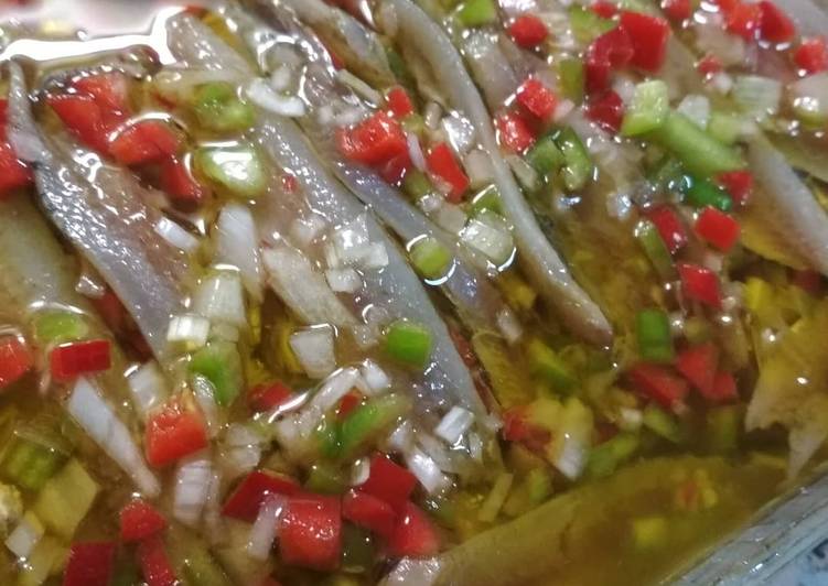 Tapa de boquerones aliñados