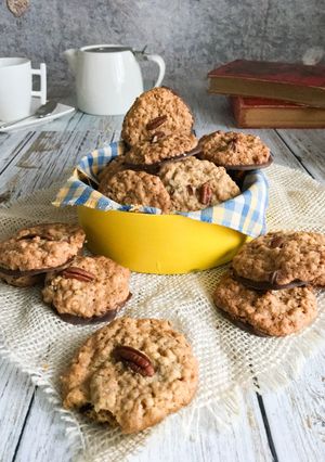 Foto de Cookies de Aveia e Nozes Pecan com Chocolate
