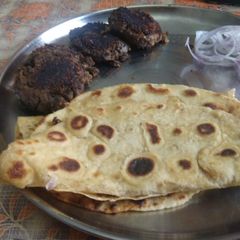 A picture of Kabab paratha.