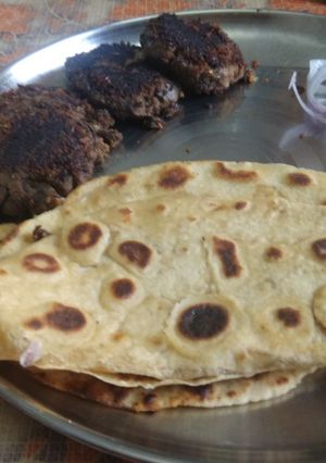A picture of Kabab paratha.