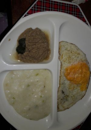 Foto resep Bubur tim daging sapi telur ceplok mpasi 8 bulan
