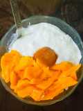Chire Aam Doi (Dahi Poha with Mangoes)