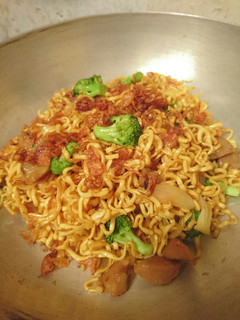 Foto resep Mie goreng baso dan brokoli