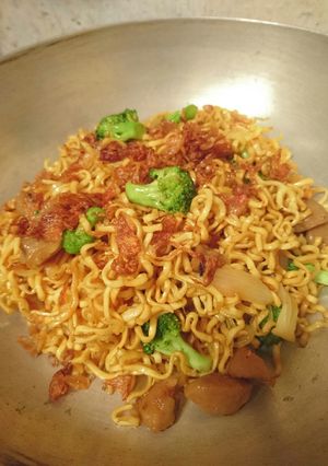 Foto resep Mie goreng baso dan brokoli