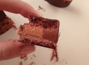 Una foto de Alfajores virales con sal marina