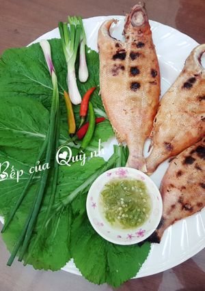 Hình của món Cá bã trầu nướng mọi.