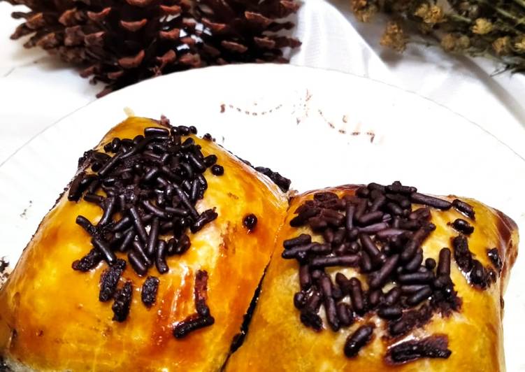 bolen-pisang-cokelat-keju