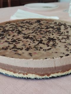 Una foto de Tarta de dos chocolates