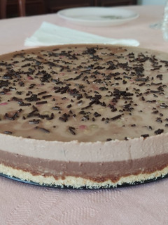 Una foto de Tarta de dos chocolates