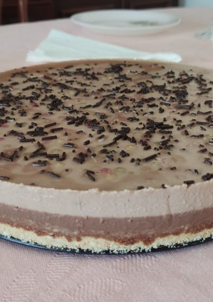 Una foto de Tarta de dos chocolates