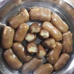 A picture of Chocolate kaju roll.